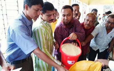 আখাউড়া পৌরসভায় ভিজিএফ এর চাল বিতরণ।