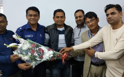 জন্মদিনে আরিফুল আমিনকে সাংবাদিকদের ফুলেল শুভেচ্ছা ।