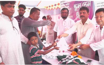 আখাউড়ায় প্রবাসীদের অর্থায়নে হতদরিদ্র ছাত্র-ছাত্রীদের মাঝে স্কুলড্রেস বিতরণ।