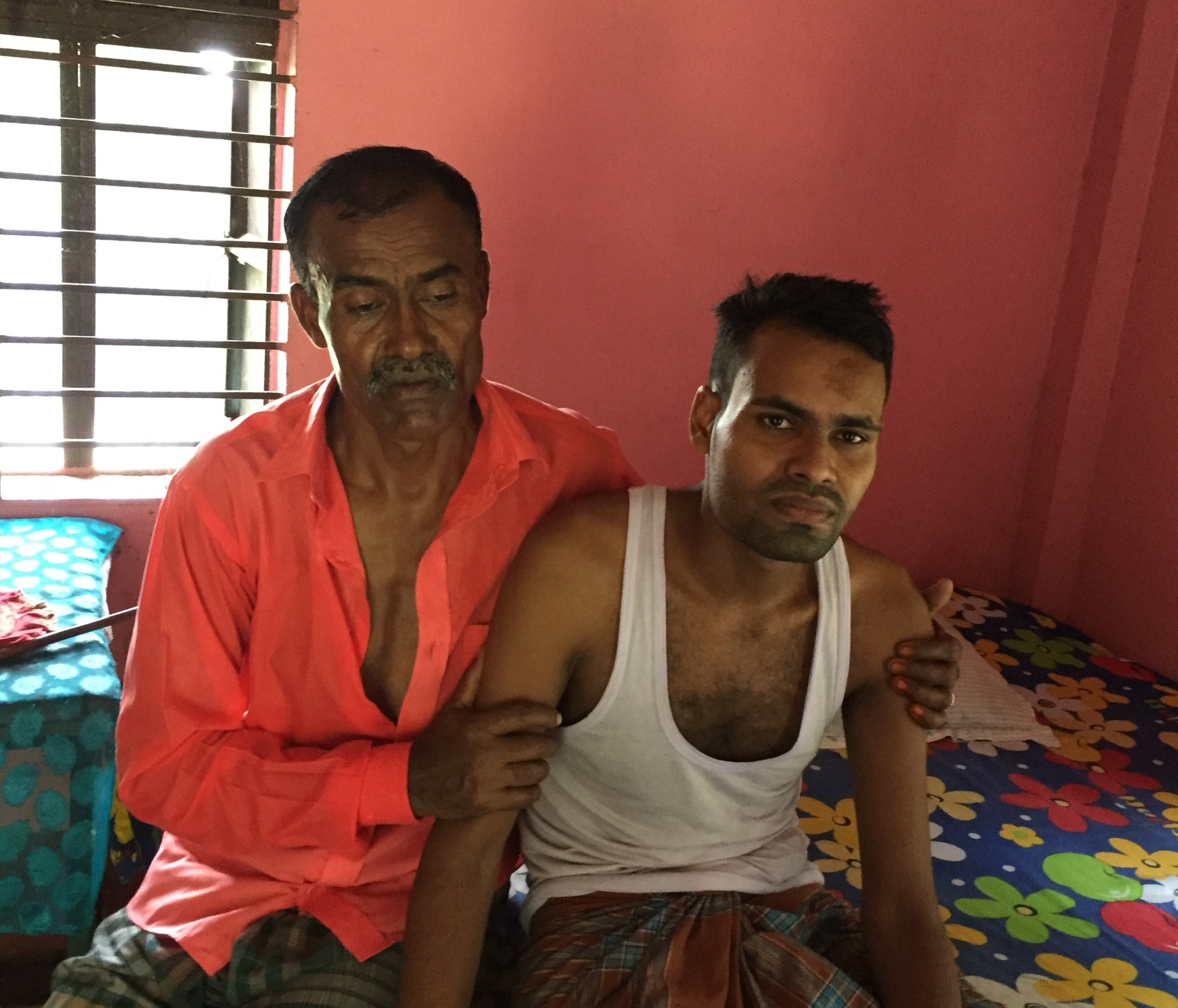 আখাউড়ায় ব্লাড ক্যন্সারে মৃত্যুর প্রহর গুণছে এক রেমিটেন্স যোদ্ধা।পরিবারের সহযোগীতা কামনা।