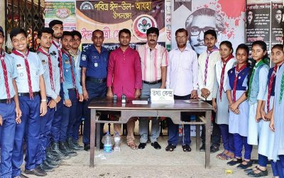 আখাউড়ায় যাত্রীসেবায় সূর্য সৈনিক রেলওয়ে মুক্ত স্কাউট গ্রুপের রোভার স্কাউট।