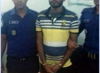 কসবায় পাইপগান-কার্তুজসহ যুবক গ্রেফতার