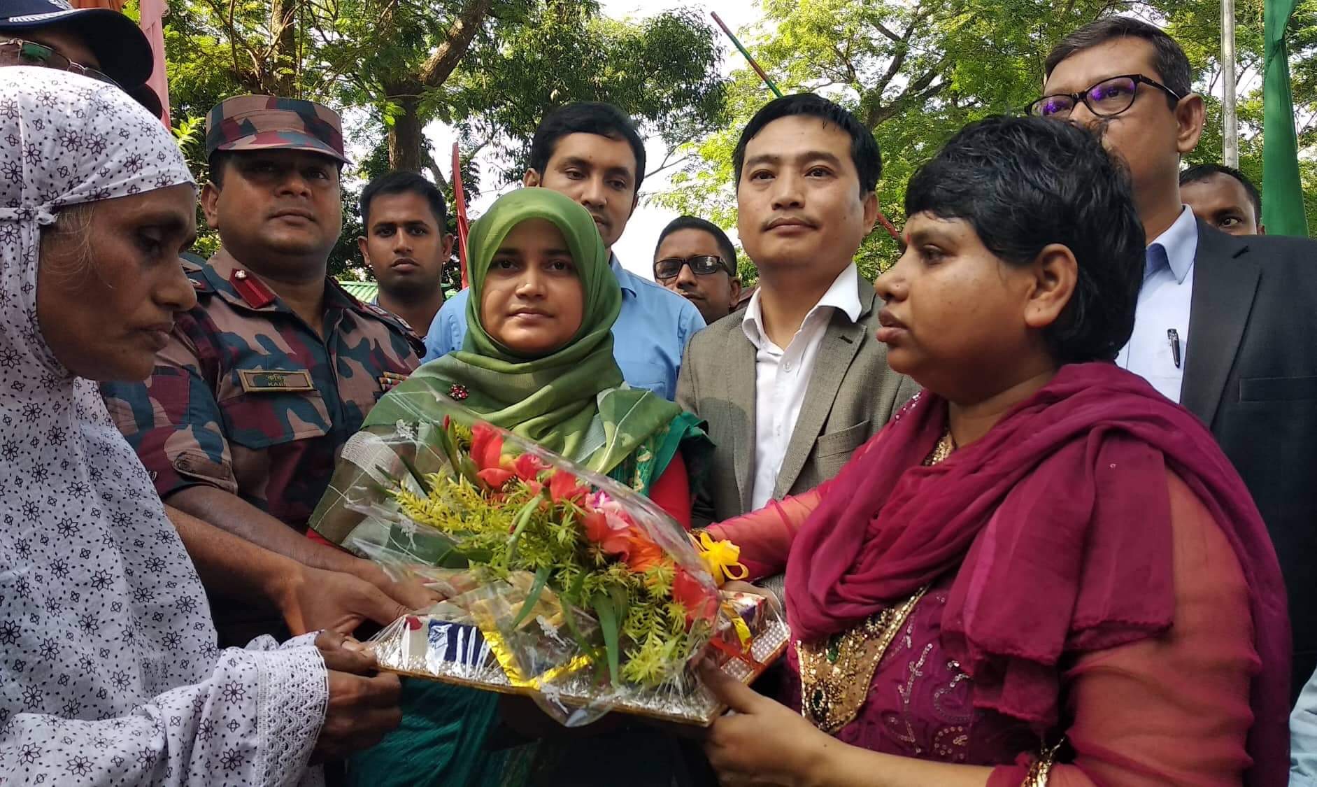 দীর্ঘ ৯ বছর ওপার থেকে এপারে মায়ের কোলে আসলেন বিথী।
