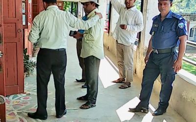 আখাউড়ায় শিক্ষা কর্মকর্তার উপস্থিতিতে নকলের মহোৎসব।
