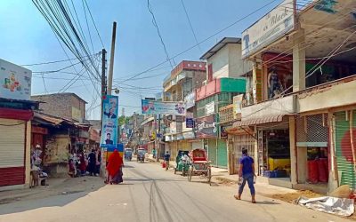 আখাউড়ায় করোনা প্রতিরোধে পুলিশের ব্যাপক প্রচারণায় মার্কেট বন্ধ