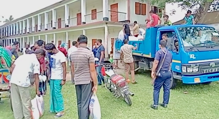 আখাউড়ায় টিসিবির পণ্য বিক্রিতে অনিয়মের অভিযোগ