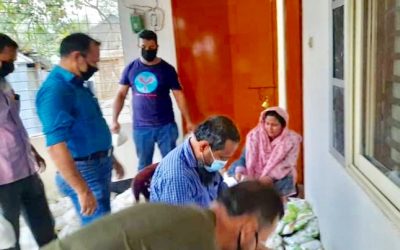 আখাউড়ায় খাদ্যসামগ্রী বিতরণ করলেন  সহকারী প্রাথমিক শিক্ষক সমিতি