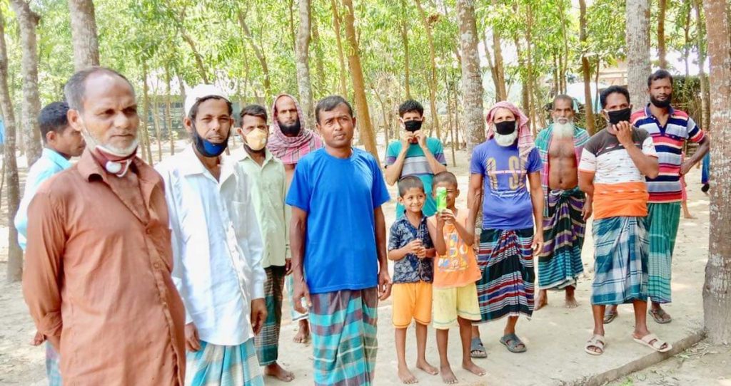 আখাউড়ায় মানবেতর জীবনযাপন করছে নির্মাণ শ্রমিকরা 