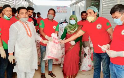 আখাউড়ায় কর্মহীনদের বাড়িতে ইফতার সামগ্রী পৌছে দিলেন ”স্বপ্নতরী”