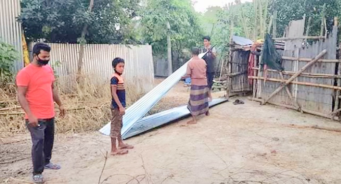 ব্রাহ্মণবাড়িয়ায় ছাত্রলীগ  নেতার সহায়তা: ‘বৃষ্টিহীন’ ঘরে ঘুমাবেন হানিফ