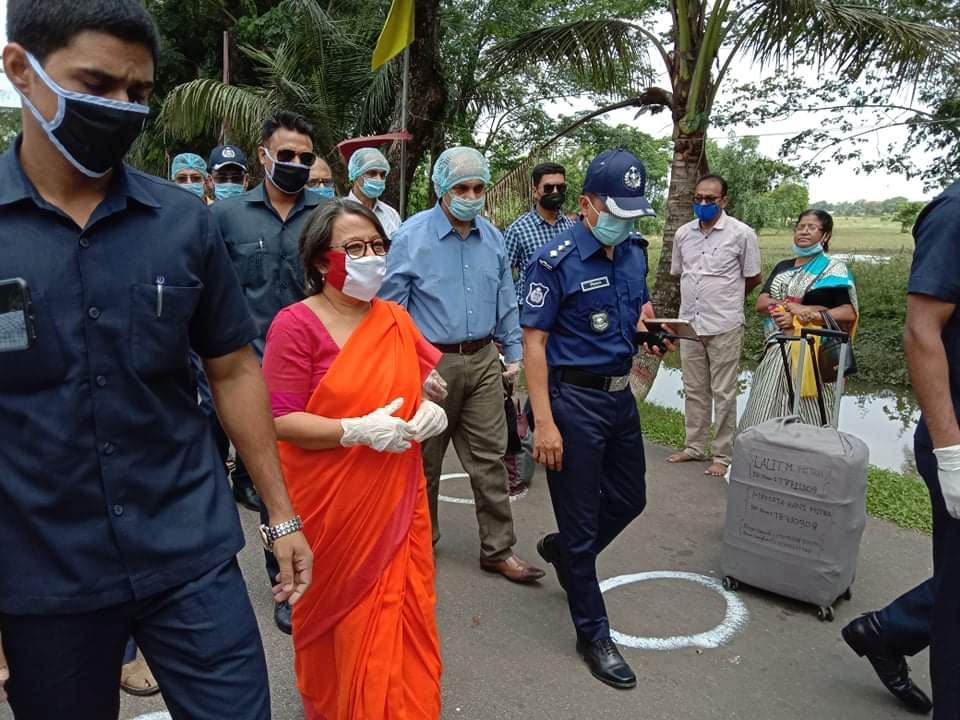 বাংলাদেশে আটকে পরা ১৫০০জন নাগরিককে ১০টি ফ্লাইটে ভারতে পাঠানো হয়েছে-রিভাগাঙ্গুলী দাস 