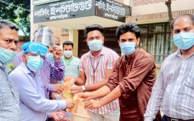 আইসোলেশনে থাকা রোগীদের খাবার দিলেন ‘মানবিক আশুগঞ্জ