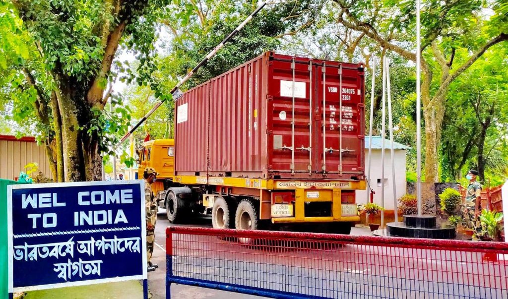 আখাউড়া স্থলবন্দর দিয়ে ভারতের ত্রিপুরায় প্রবেশ করল ট্রানজিটের প্রথম চালান
