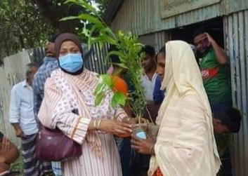 বিজয়নগরে মুজিব শতবর্ষ ও শাহাদাত বার্ষিকী উপলক্ষে বৃক্ষের চারা বিতরণ