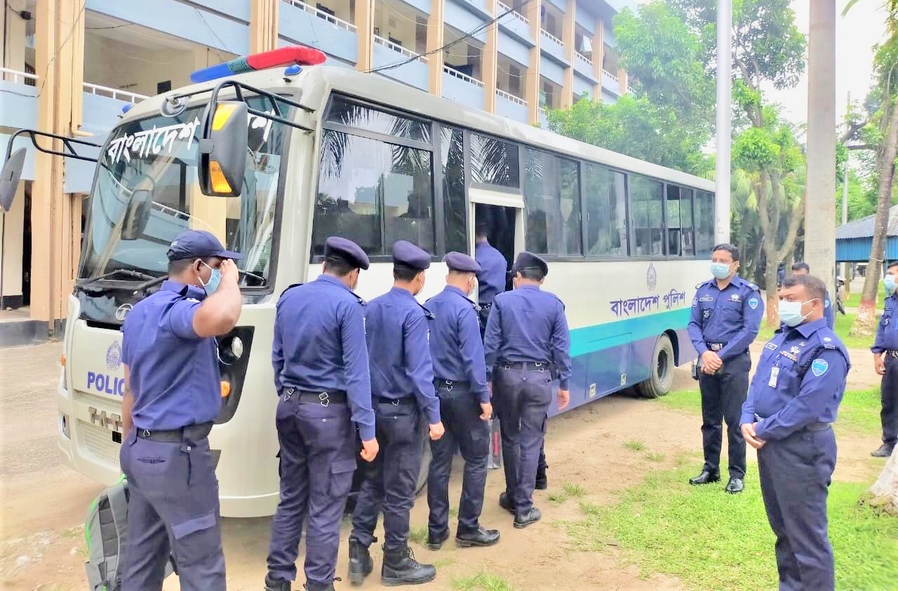 ব্রাহ্মণবাড়িয়ার ২০ পুলিশ সদস্য প্লাজমা দিতে এখন ঢাকায়