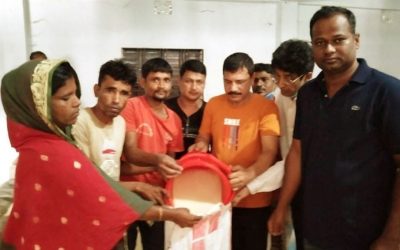 আখাউড়ায় ছিন্নমূল হকার্সদের মাঝে চাউল বিতরন