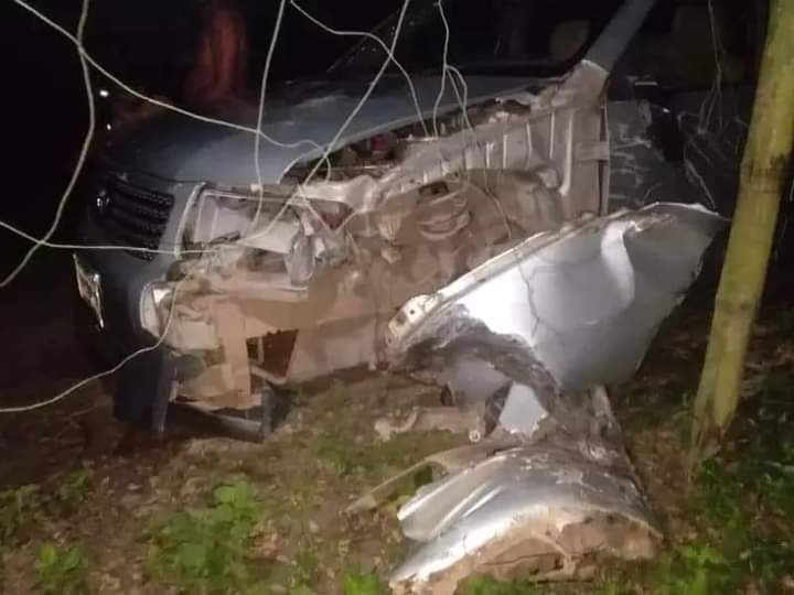 আখাউড়া দরুইনে মাইক্রোর ধাক্কায় পা হারাচ্ছে এক গৃহবধূ!