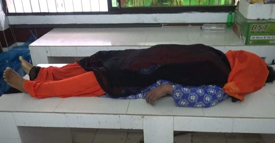 হাসপাতালে গৃহবধূর লাশ ফেলে পালিয়েছে স্বামীর বাড়ির লোকজন