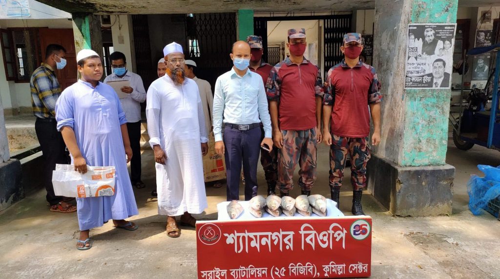 আখাউড়ায় জব্দকৃত ইলিশ মাছ এতিমখানা দিল প্রশাসন 