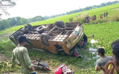 বিজয়নগরে যাত্রীবাহী বাস খাদে পড়ে নিহত ৩ আহত ১০