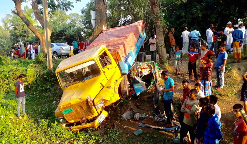 ব্রাহ্মণবাড়িয়ায় ত্রিমুখী সংঘর্ষে নিহতের সংখ্যা বেড়ে ৪