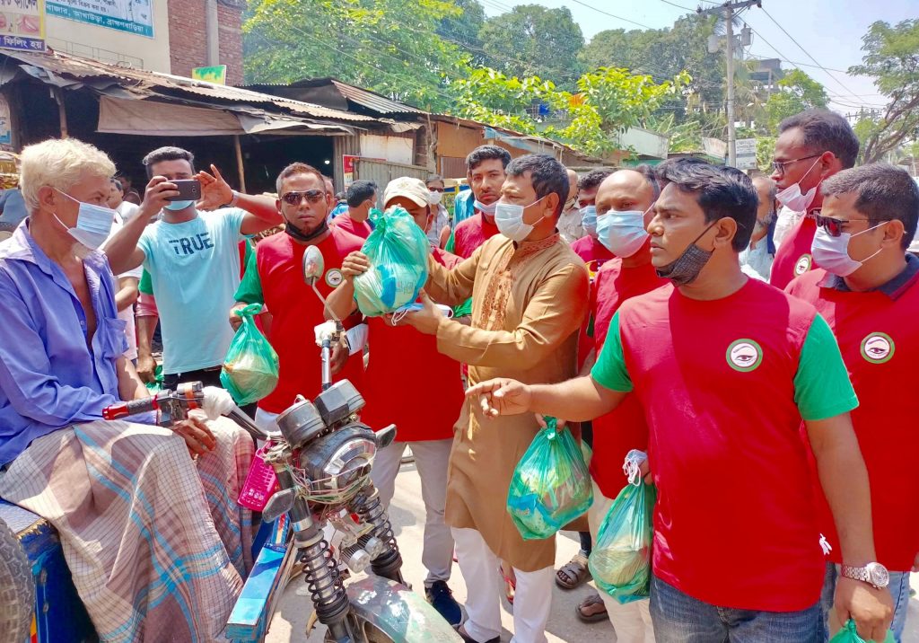 আখাউড়ায় চলার পথে ৪০০ রিকশাচালকের ঈদ আনন্দে ‘স্বপ্নতরী’