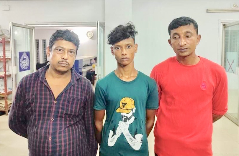 আখাউড়ায় ভারতীয় স্কফ সিরাপসহ ০৩ মাদক ব্যবসায়ী গ্রেপ্তার