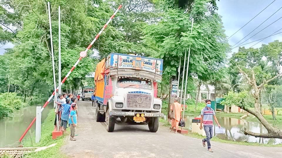 আখাউড়া স্থলবন্দর দিয়ে ভারত থেকে ৩ কোটি ১৫ লক্ষ টাকার গম আমদানি