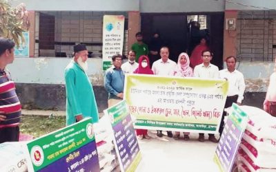 আখাউড়ায় মৎস্য চাষীদের মাঝে মাছের পোনা ও খাদ্য উপকরণ বিতরণ