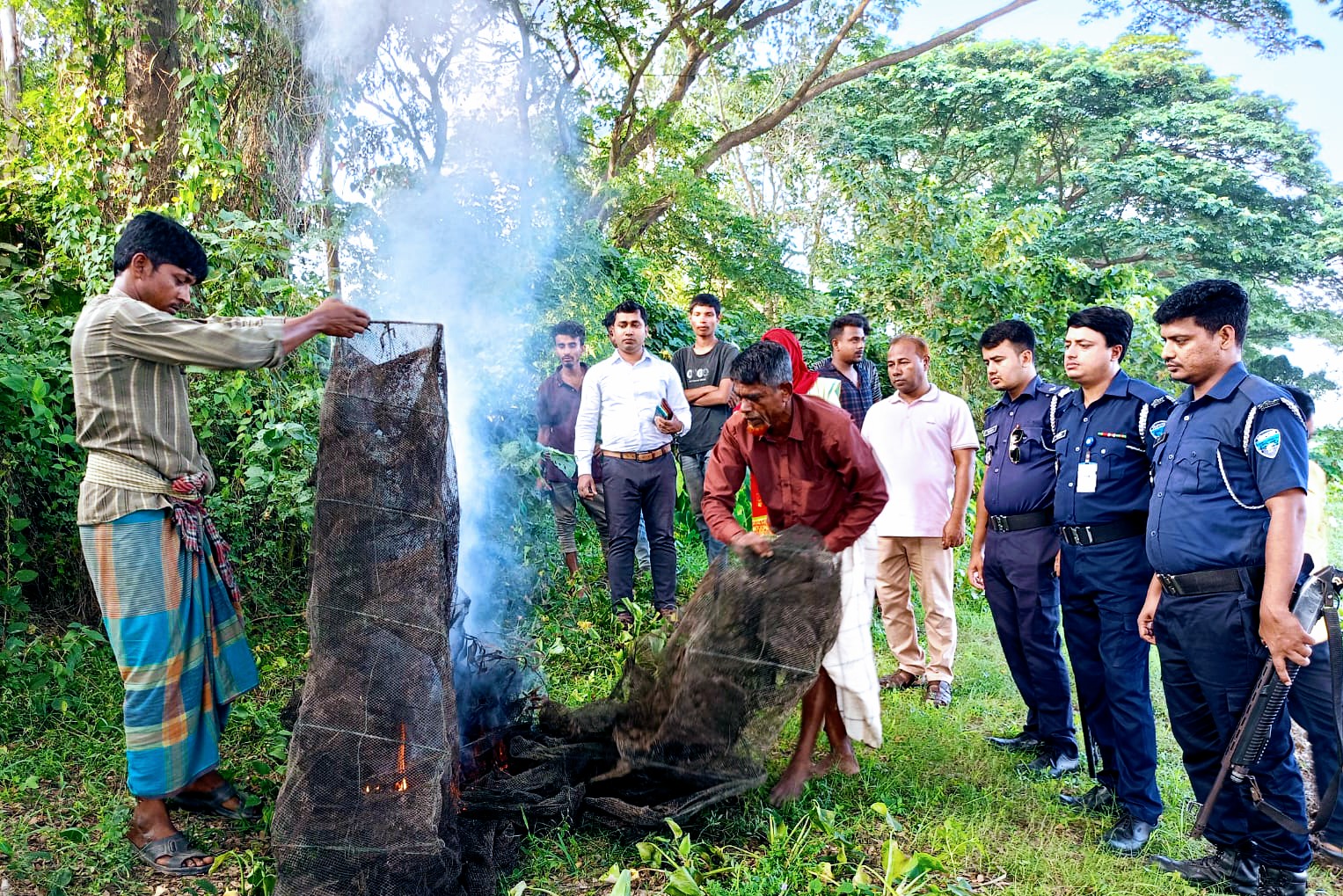 আখাউড়ায় চার লক্ষ টাকার ভর ও রিং জাল ধ্বংস