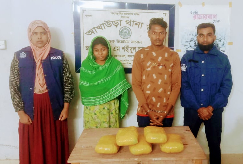 আখাউড়ায় গাঁজাসহ স্বামী স্ত্রী গ্রেফতার