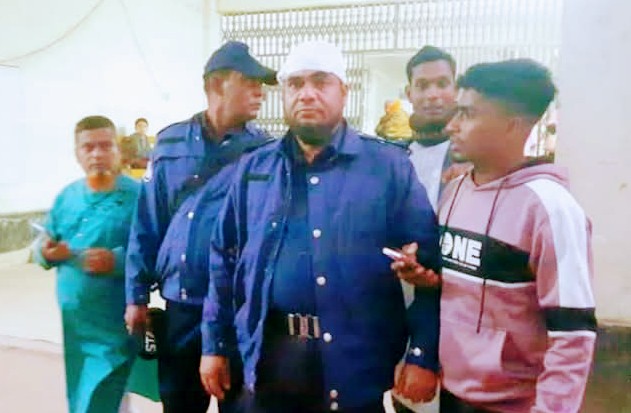 তাহেরি ভক্তদের ঢিলে পুলিশের এস আই আহত