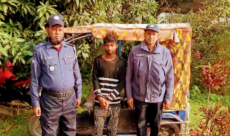 আখাউড়ায় চালককে ছুরিকাঘাত করে অটোরিক্সা ছিনতাই গ্রেফতার ১