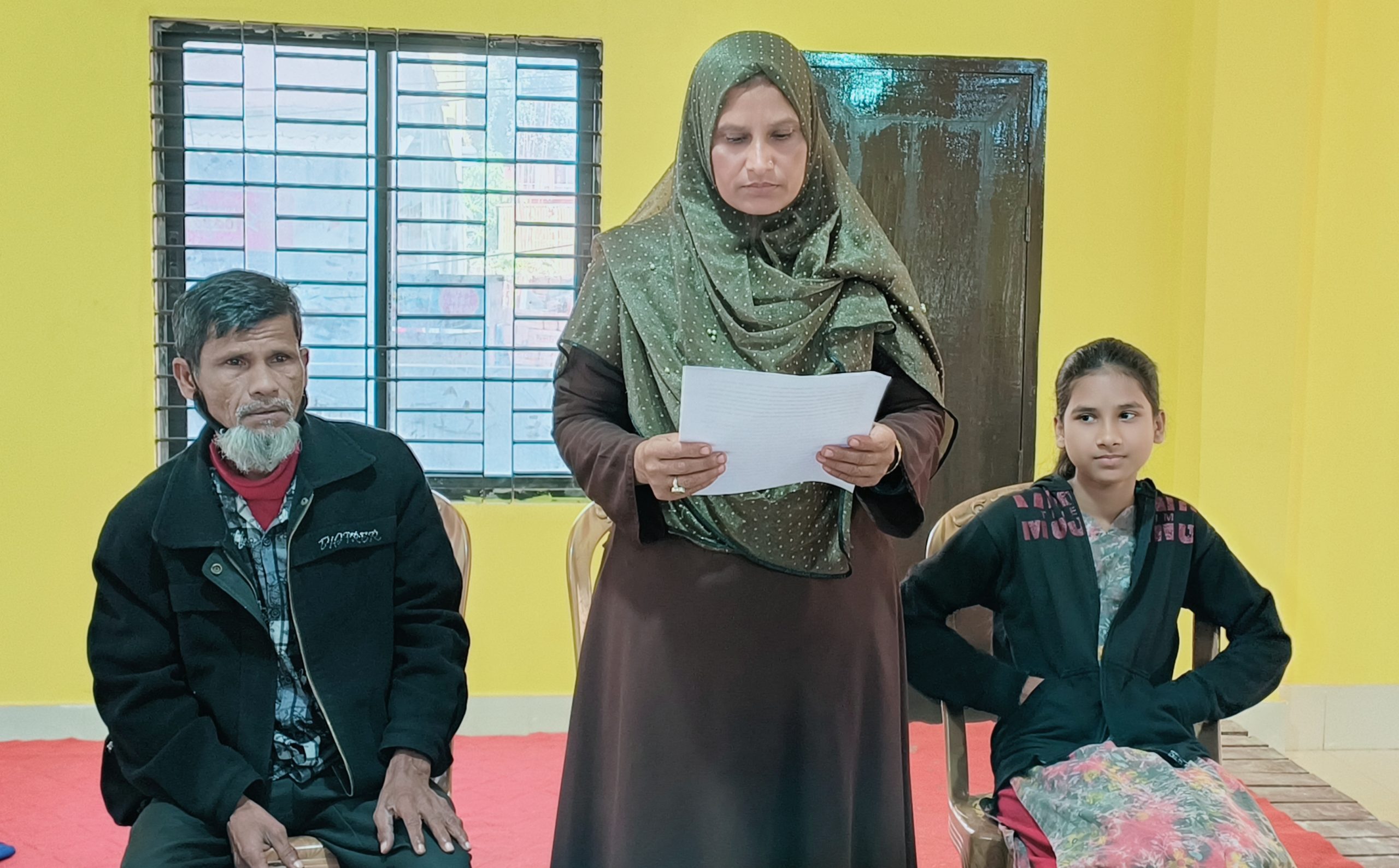 কাঁদলেন কামরুন্নাহার, জানালেন পরিবারের করুণ অবস্থার কথা