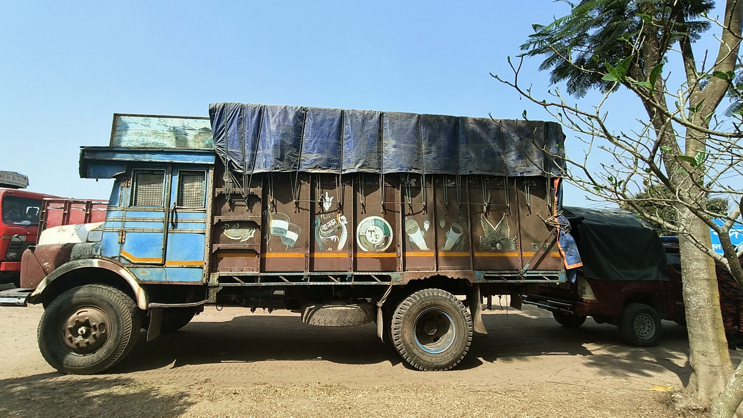 আখাউড়া স্থলবন্দর দিয়ে ৬ টন কাজুবাদাম আমদানি