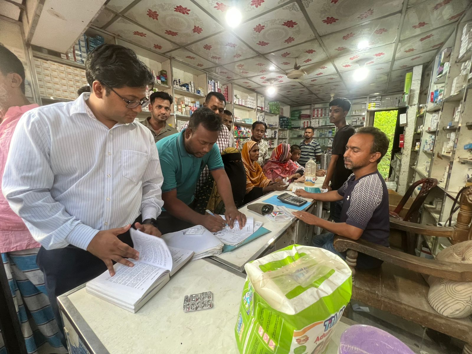 আখাউড়ায় ভ্রাম্যমান আদালতে ৪ প্রতিষ্ঠানকে  জরিমানা