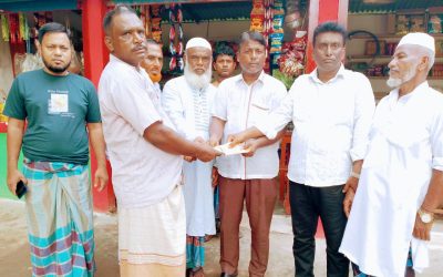 আখাউড়ায় বিএনপি নেতার পক্ষে দুই অসুস্থ রোগীর মাঝে নগদ অর্থ বিতরণ