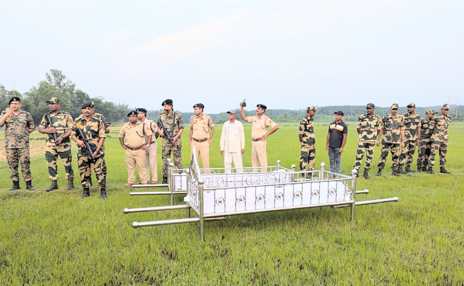 কসবায় পতাকা বৈঠকের পর নিহত দুই বাংলাদেশীর লাশ ফেরত দিল বিএসএফ