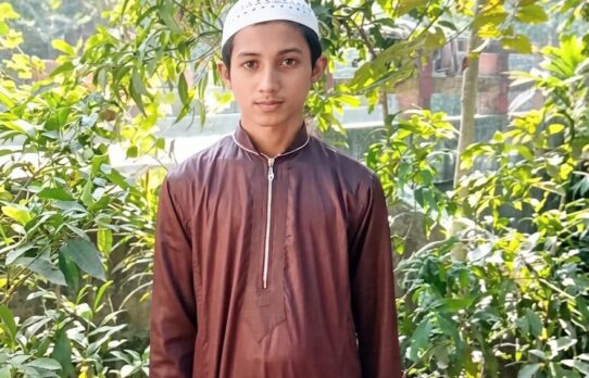 মাদ্রাসা ছাত্র তোফাজ্জল হোসেনের সন্ধান চাই পরিবার