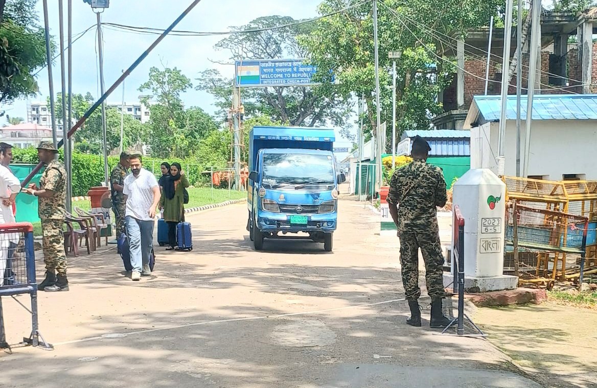 ত্রিপুরার মুখ্যমন্ত্রীর জন্য ৬০০ কেজি আম পাঠাল পররাষ্ট্র মন্ত্রণালয়