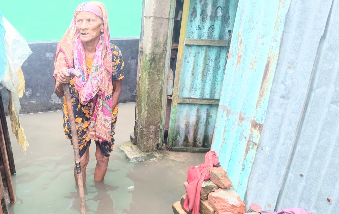 নাজুক ড্রেনেজ ব্যবস্থা, আখাউড়া পৌরশহরে জলাবদ্ধতায় ভোগান্তিতে